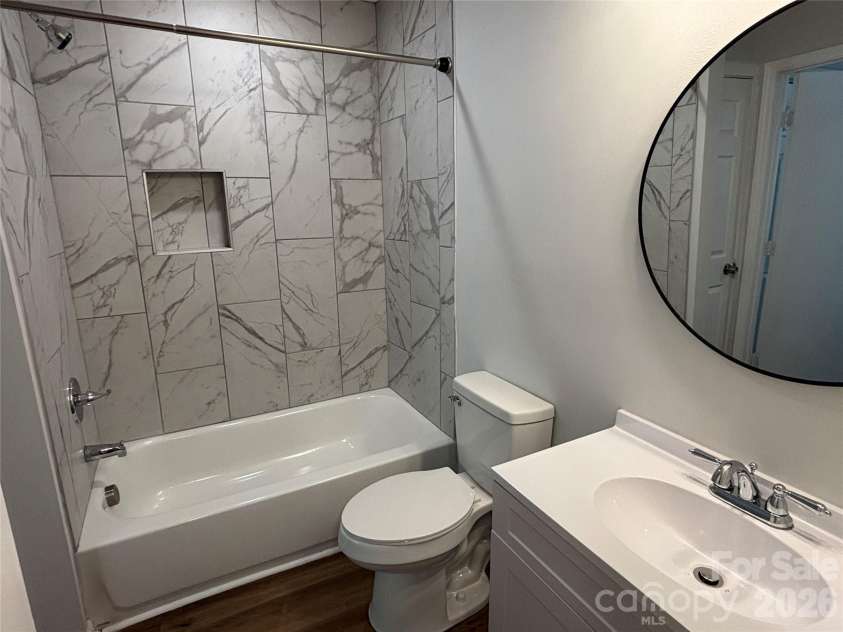 6211 Spanish Oak Road, Charlotte, NC 28227.  MLS# CAR4368786, YatesRealty ID 13886. 