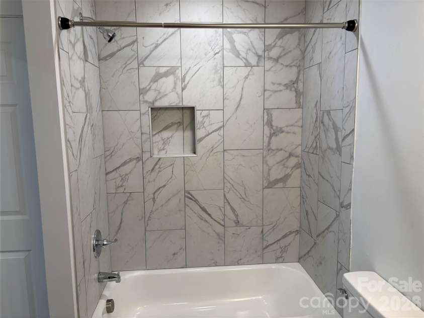 6211 Spanish Oak Road, Charlotte, NC 28227.  MLS# CAR4368786, YatesRealty ID 13886. 