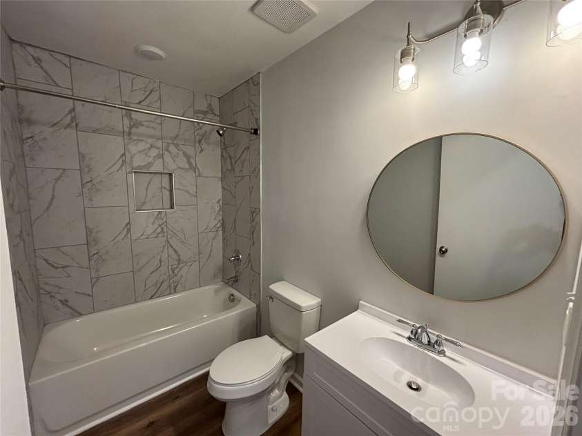 6211 Spanish Oak Road, Charlotte, NC 28227.  MLS# CAR4368786, YatesRealty ID 13886. 