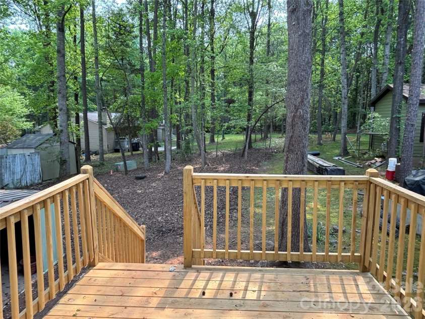 6211 Spanish Oak Road, Charlotte, NC 28227.  MLS# CAR4368786, YatesRealty ID 13886. 