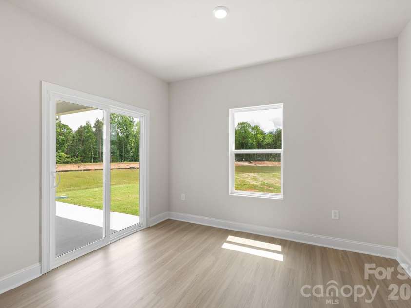 6610 Fairford Drive, Charlotte, NC 28215.  MLS# CAR4354001, YatesRealty ID 13886. 