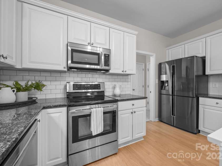 263 Fernbrook Drive, Mooresville, NC 28117.  MLS# CAR4246852, YatesRealty ID 13887. 