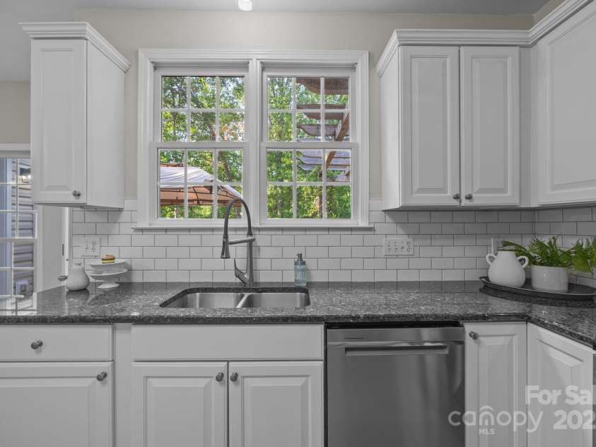 263 Fernbrook Drive, Mooresville, NC 28117.  MLS# CAR4246852, YatesRealty ID 13887. 