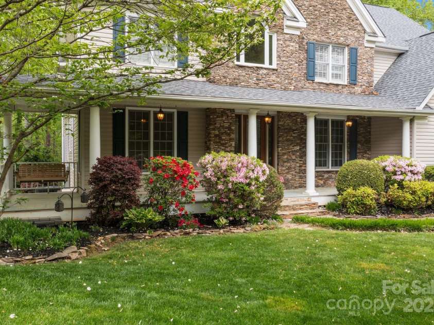 263 Fernbrook Drive, Mooresville, NC 28117.  MLS# CAR4246852, YatesRealty ID 13887. 