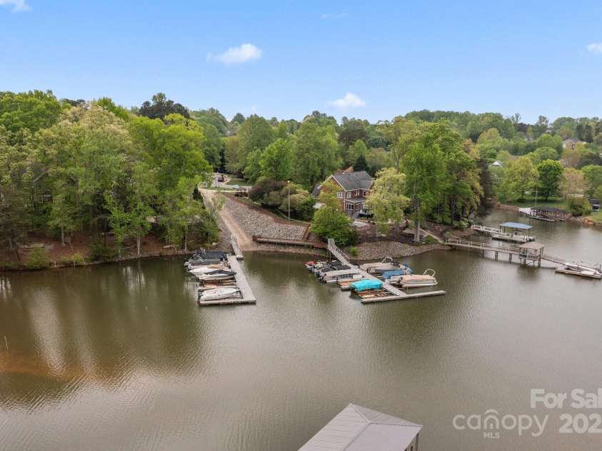 263 Fernbrook Drive, Mooresville, NC 28117.  MLS# CAR4246852, YatesRealty ID 13887. Deeded Boat Slips and Neighborhood Boat Launch (For Fernbrook Residents Only)
