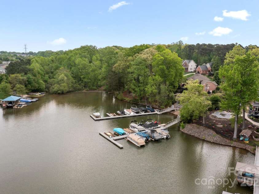 263 Fernbrook Drive, Mooresville, NC 28117.  MLS# CAR4246852, YatesRealty ID 13887. Deeded Boatslip on Lake Norman just steps from the home.