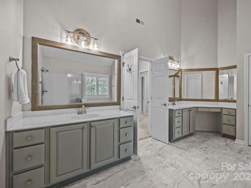 263 Fernbrook Drive, Mooresville, NC 28117.  MLS# CAR4246852, YatesRealty ID 13887. Primary ensuite bath