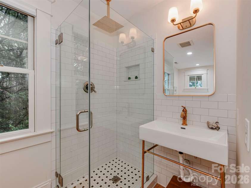 720 Clement Avenue, Charlotte, NC 28204.  MLS# CAR4347577, YatesRealty ID 13887. 