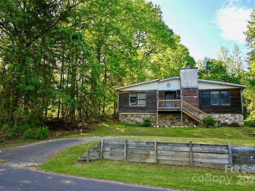 1042 Jackson Road, Fort Lawn, SC 29714.  MLS# CAR4247885, YatesRealty ID 13888. 
