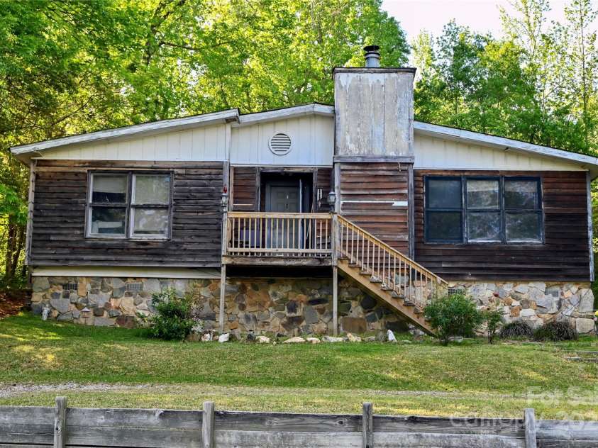 1042 Jackson Road, Fort Lawn, SC 29714.  MLS# CAR4247885, YatesRealty ID 13888. 