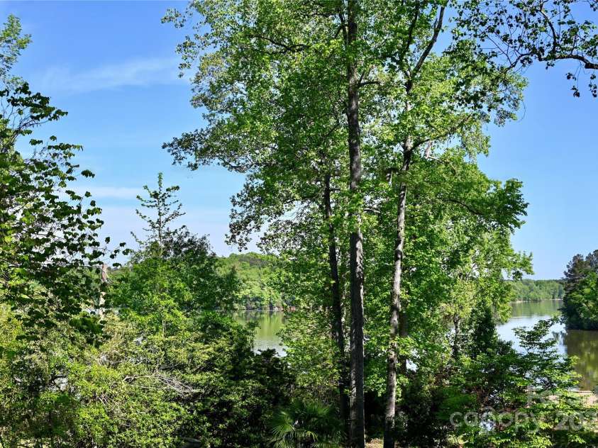 1042 Jackson Road, Fort Lawn, SC 29714.  MLS# CAR4247885, YatesRealty ID 13888. 