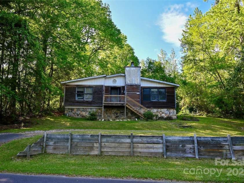 1042 Jackson Road, Fort Lawn, SC 29714.  MLS# CAR4247885, YatesRealty ID 13888. 
