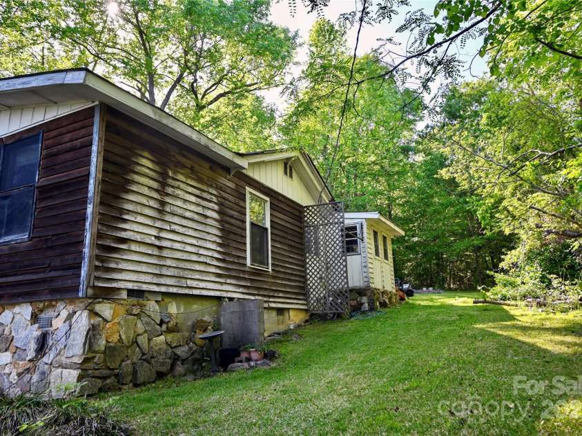 1042 Jackson Road, Fort Lawn, SC 29714.  MLS# CAR4247885, YatesRealty ID 13888. 