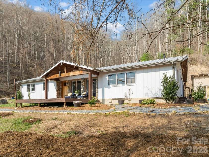 1105 Griffin Branch Road, Marshall, NC 28753.  MLS# CAR4363034, YatesRealty ID 13888. 