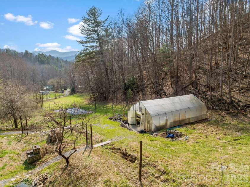 1105 Griffin Branch Road, Marshall, NC 28753.  MLS# CAR4363034, YatesRealty ID 13888. 