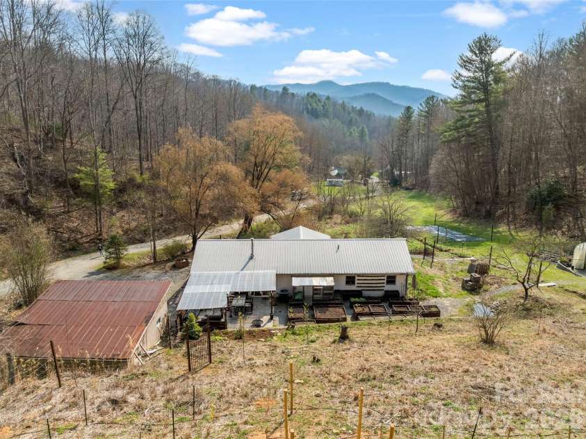 1105 Griffin Branch Road, Marshall, NC 28753.  MLS# CAR4363034, YatesRealty ID 13888. 