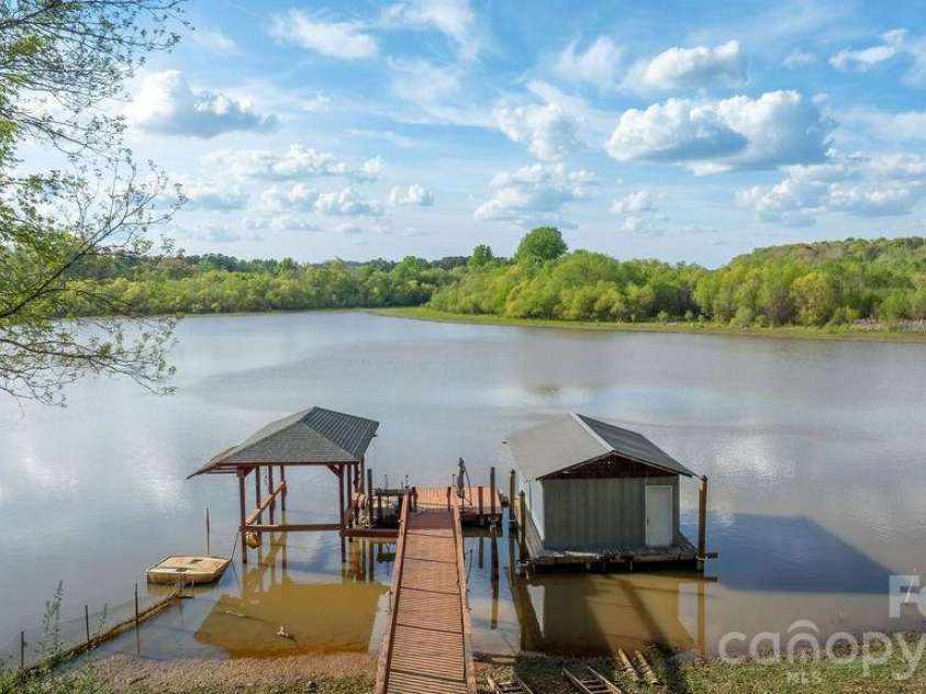 349 Lake Wylie Road, Belmont, NC 28012.  MLS# CAR4367153, YatesRealty ID 13889. 