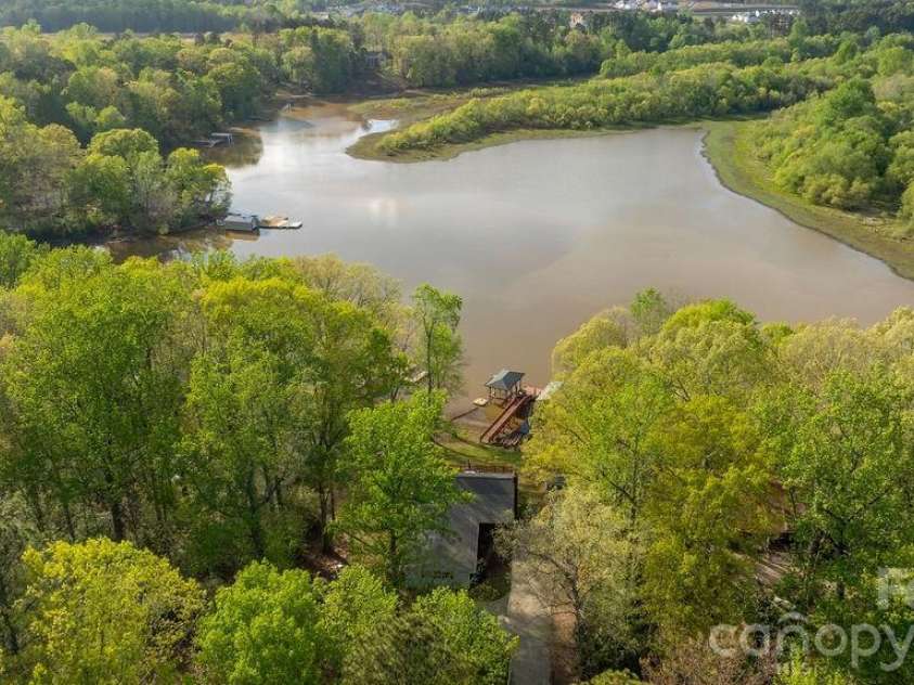 349 Lake Wylie Road, Belmont, NC 28012.  MLS# CAR4367153, YatesRealty ID 13889. 