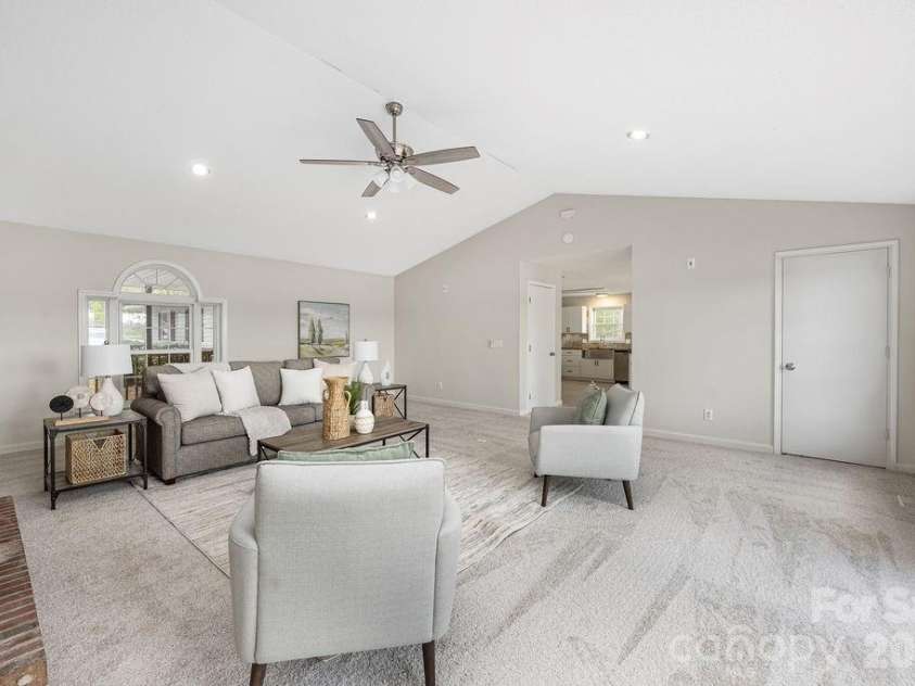 349 Lake Wylie Road, Belmont, NC 28012.  MLS# CAR4367153, YatesRealty ID 13889. 