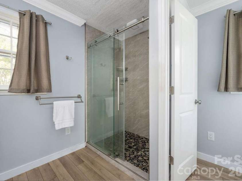 349 Lake Wylie Road, Belmont, NC 28012.  MLS# CAR4367153, YatesRealty ID 13889. 