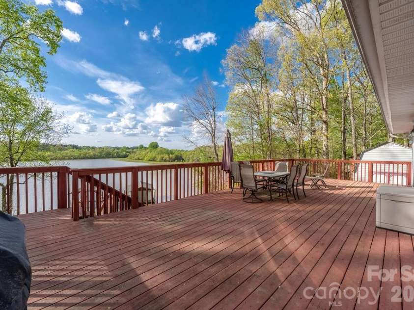 349 Lake Wylie Road, Belmont, NC 28012.  MLS# CAR4367153, YatesRealty ID 13889. 