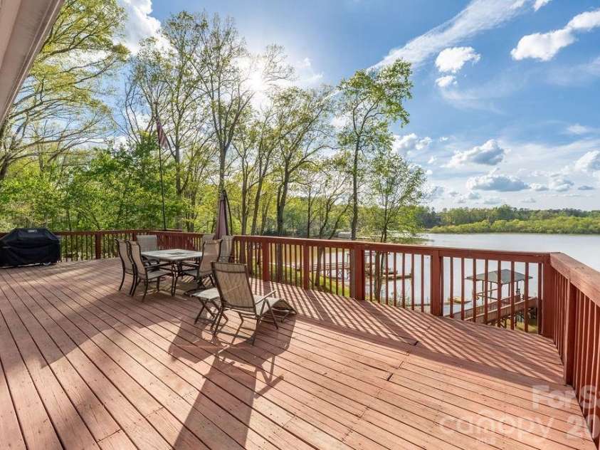 349 Lake Wylie Road, Belmont, NC 28012.  MLS# CAR4367153, YatesRealty ID 13889. 