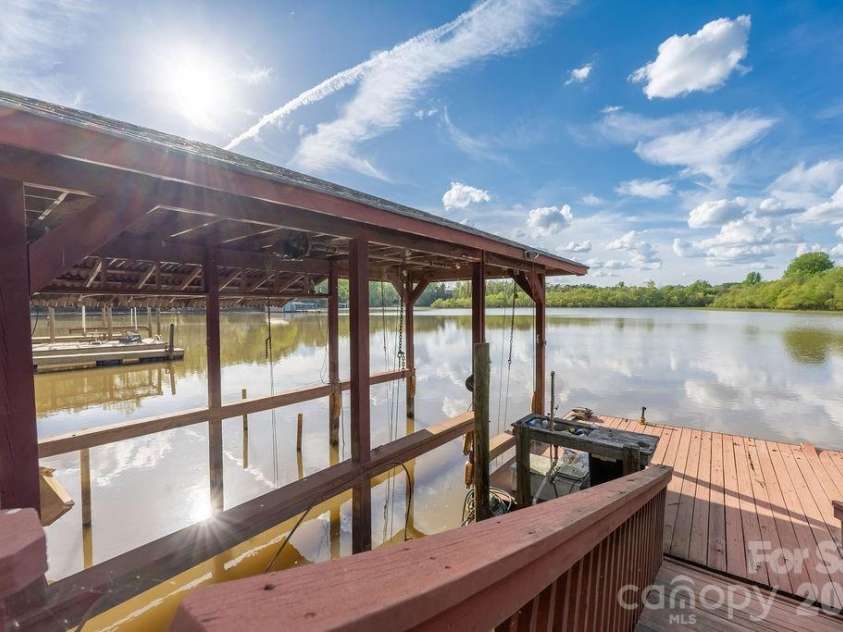 349 Lake Wylie Road, Belmont, NC 28012.  MLS# CAR4367153, YatesRealty ID 13889. 