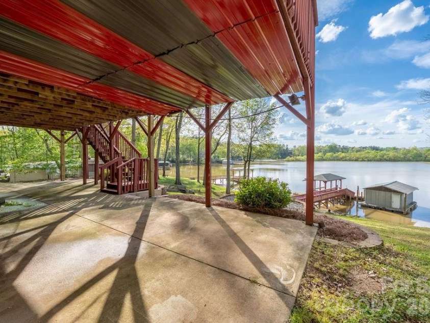 349 Lake Wylie Road, Belmont, NC 28012.  MLS# CAR4367153, YatesRealty ID 13889. 