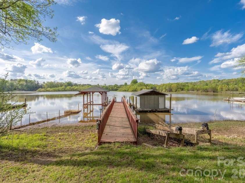 349 Lake Wylie Road, Belmont, NC 28012.  MLS# CAR4367153, YatesRealty ID 13889. 