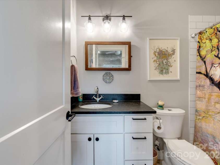 976 Riceville Road, Asheville, NC 28805.  MLS# CAR4247752, YatesRealty ID 13892. 