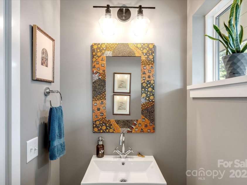 976 Riceville Road, Asheville, NC 28805.  MLS# CAR4247752, YatesRealty ID 13892. 