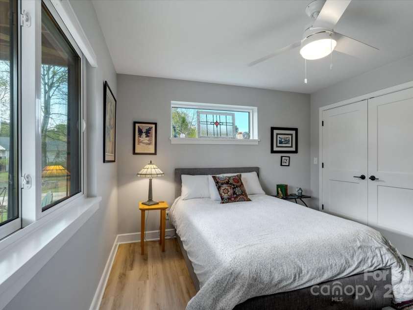 976 Riceville Road, Asheville, NC 28805.  MLS# CAR4247752, YatesRealty ID 13892. 