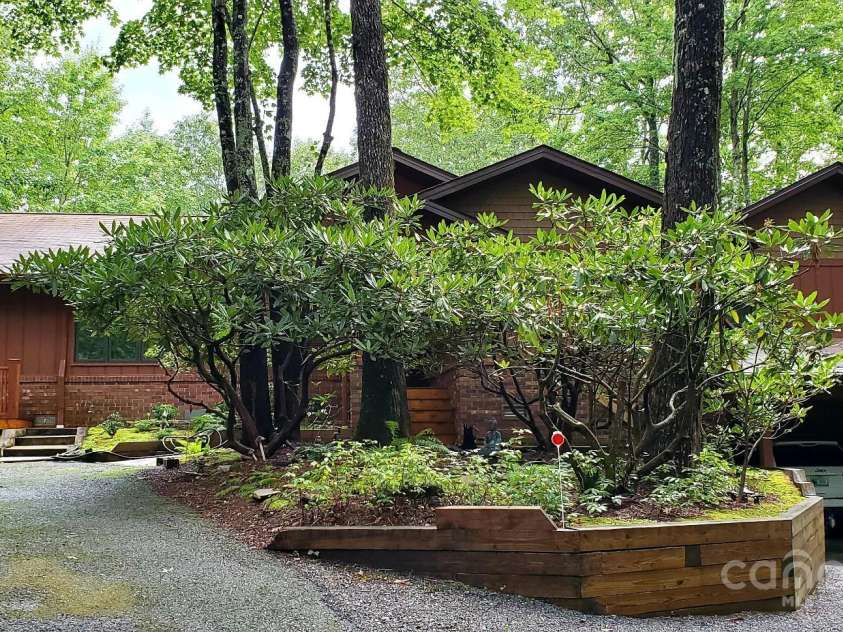 218 Frazier Road, Brevard, NC 28712.  MLS# CAR4229177, YatesRealty ID 13894. 