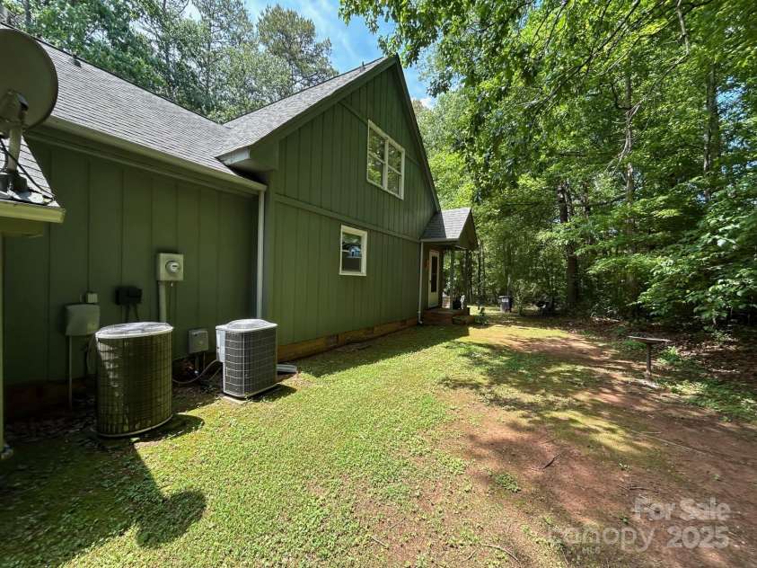 2815 Penny Park Drive, Gastonia, NC 28052.  MLS# CAR4259262, YatesRealty ID 13895. 