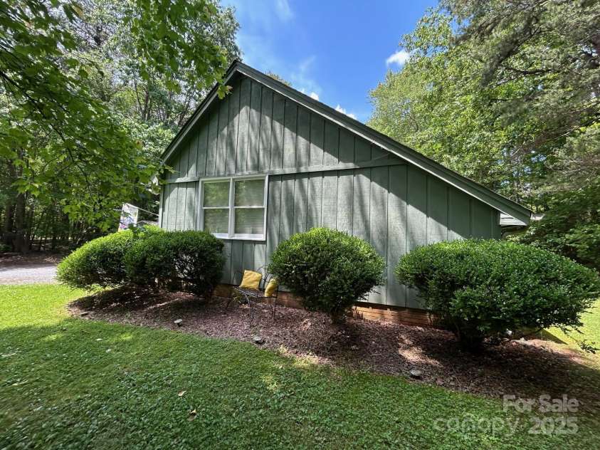 2815 Penny Park Drive, Gastonia, NC 28052.  MLS# CAR4259262, YatesRealty ID 13895. 