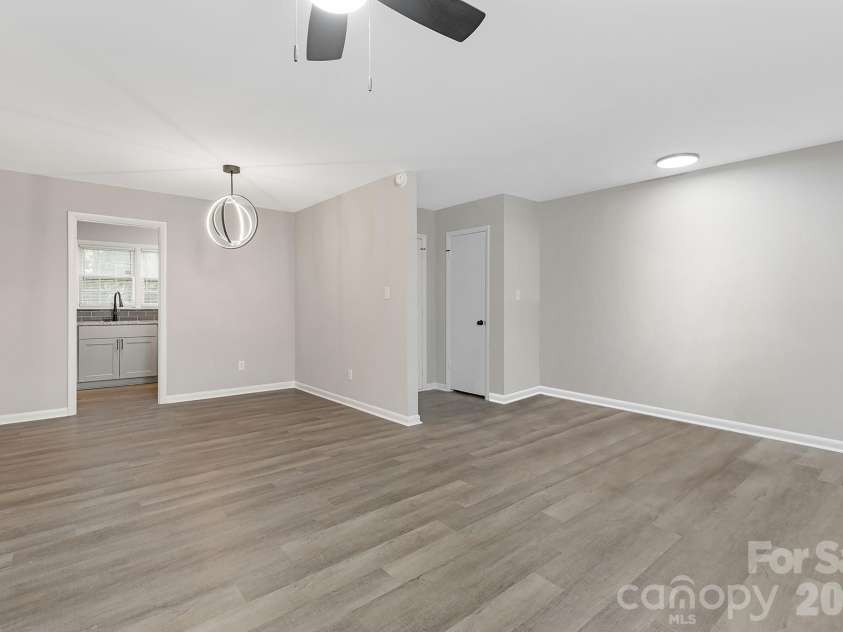 4601 Coronado Drive, Charlotte, NC 28212.  MLS# CAR4365207, YatesRealty ID 13896. 
