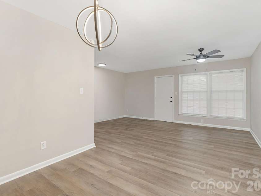 4601 Coronado Drive, Charlotte, NC 28212.  MLS# CAR4365207, YatesRealty ID 13896. 