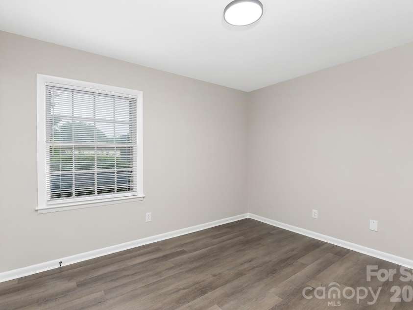 4601 Coronado Drive, Charlotte, NC 28212.  MLS# CAR4365207, YatesRealty ID 13896. 