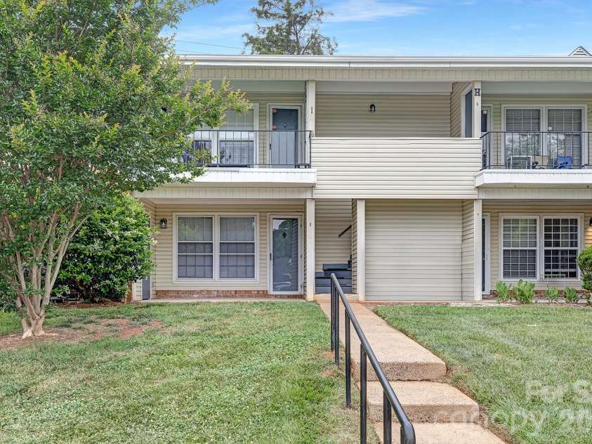 4601 Coronado Drive, Charlotte, NC 28212.  MLS# CAR4365207, YatesRealty ID 13896. 