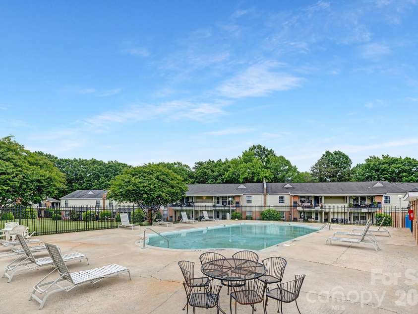 4601 Coronado Drive, Charlotte, NC 28212.  MLS# CAR4365207, YatesRealty ID 13896. 