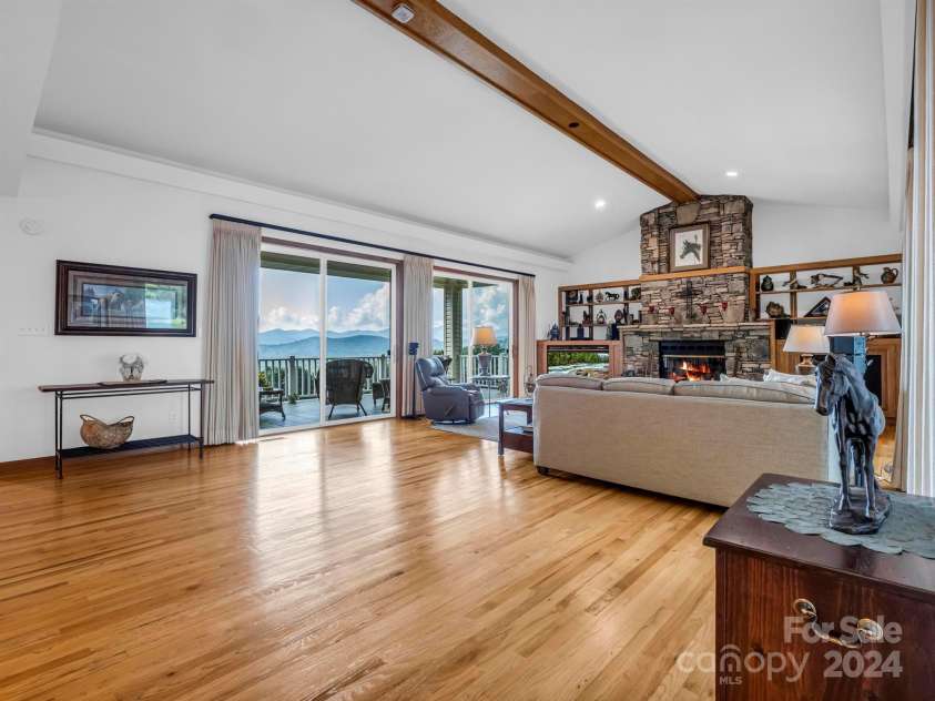 72 Bentwood Drive, Candler, NC 28715.  MLS# CAR4173355, YatesRealty ID 13897. 