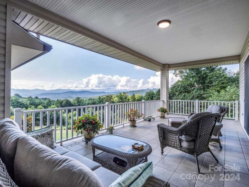 72 Bentwood Drive, Candler, NC 28715.  MLS# CAR4173355, YatesRealty ID 13897. 