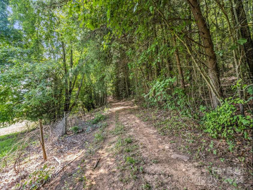 72 Bentwood Drive, Candler, NC 28715.  MLS# CAR4173355, YatesRealty ID 13897. 