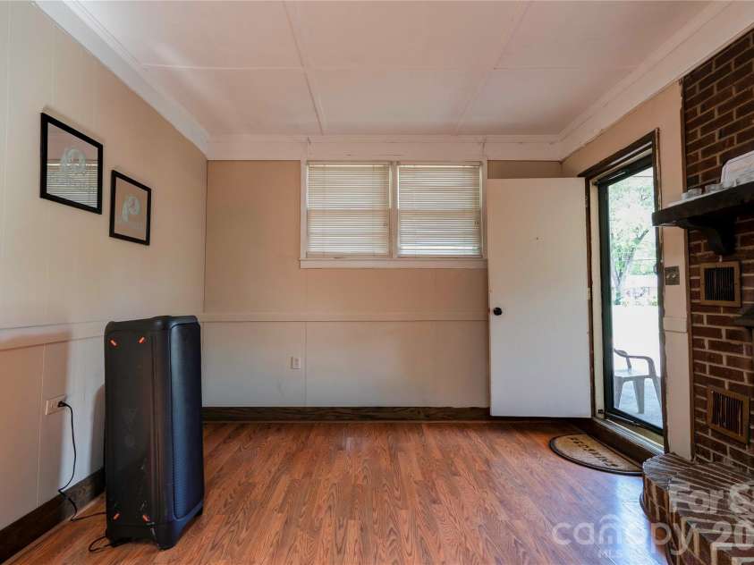 1202 Ridgemont Avenue, Shelby, NC 28150.  MLS# CAR4368310, YatesRealty ID 13898. Den