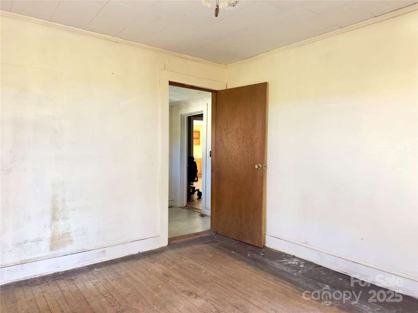 1277 Virginia Road, Marion, NC 28752.  MLS# CAR4244101, YatesRealty ID 13898. Bedroom