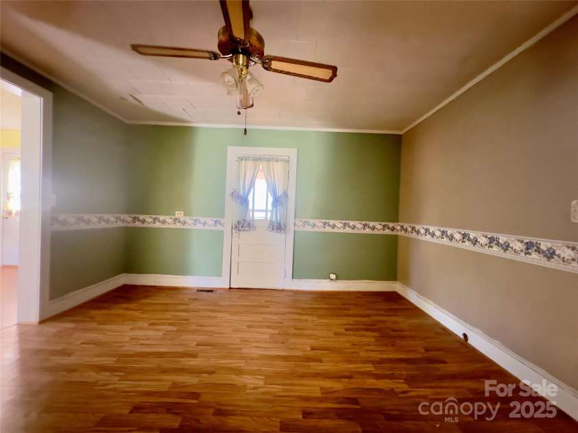 1277 Virginia Road, Marion, NC 28752.  MLS# CAR4244101, YatesRealty ID 13898. Dining Area or family room