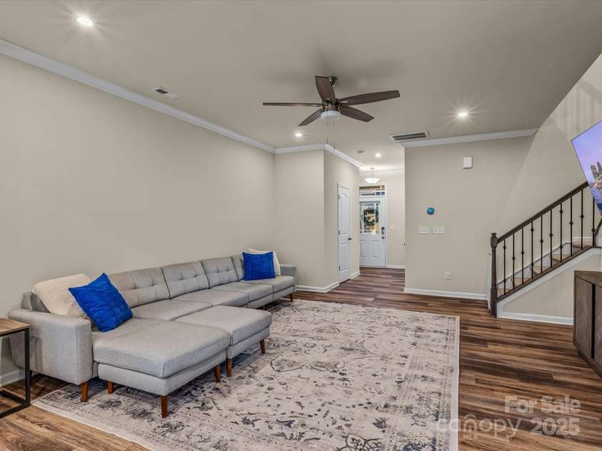 18014 Pear Hawthorne Drive, Huntersville, NC 28078.  MLS# CAR4198859, YatesRealty ID 13899. A spacious gathering room is so comfortable.