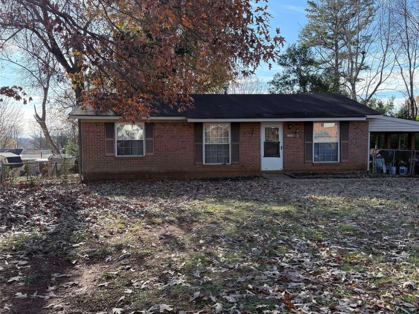 1314 Milan Road, Charlotte, NC 28216.  MLS# CAR4190638, YatesRealty ID 1390. 