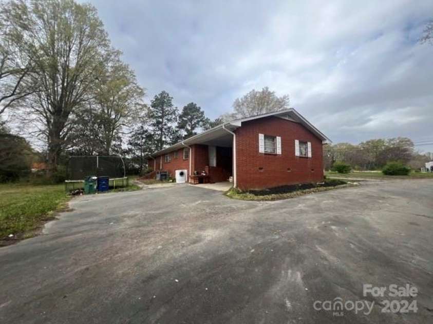 7014 Marshville Boulevard, Marshville, NC 28103.  MLS# CAR4122928, YatesRealty ID 1390. 
