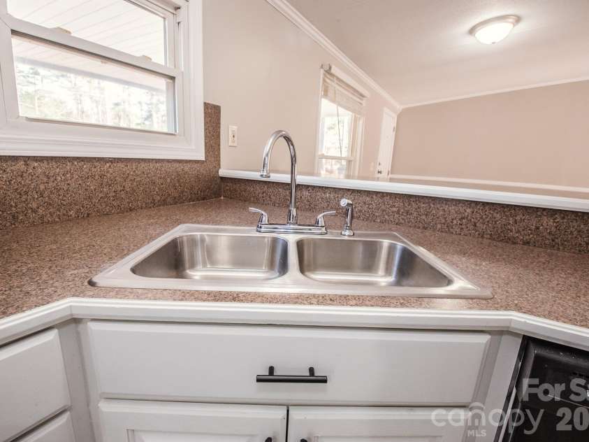 44082 Harper Hearne Road, New London, NC 28127.  MLS# CAR4362466, YatesRealty ID 13900. Kitchen